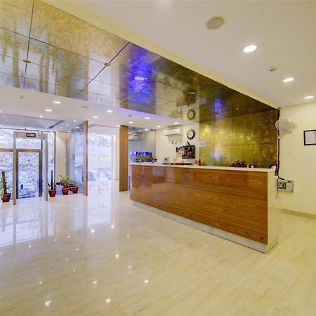 Hotel Grand Suites By D'Capitol Near Delhi Airport 新德里 外观 照片