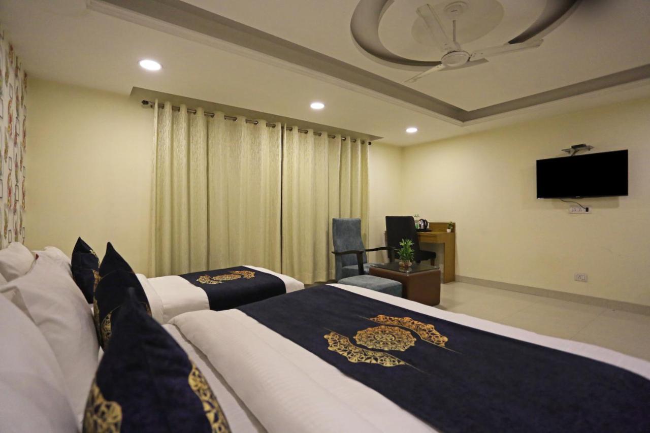 Hotel Grand Suites By D'Capitol Near Delhi Airport 新德里 外观 照片