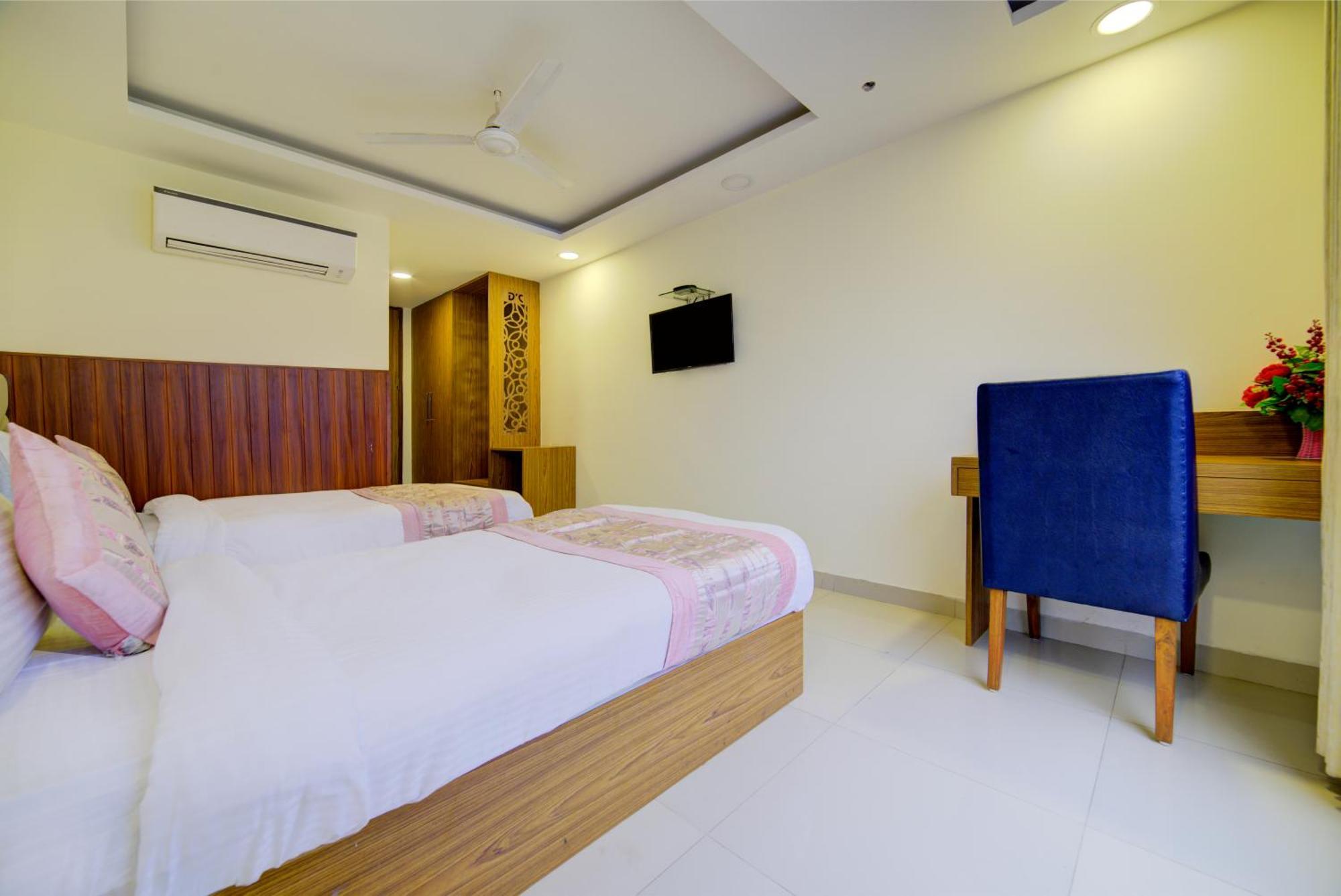Hotel Grand Suites By D'Capitol Near Delhi Airport 新德里 外观 照片