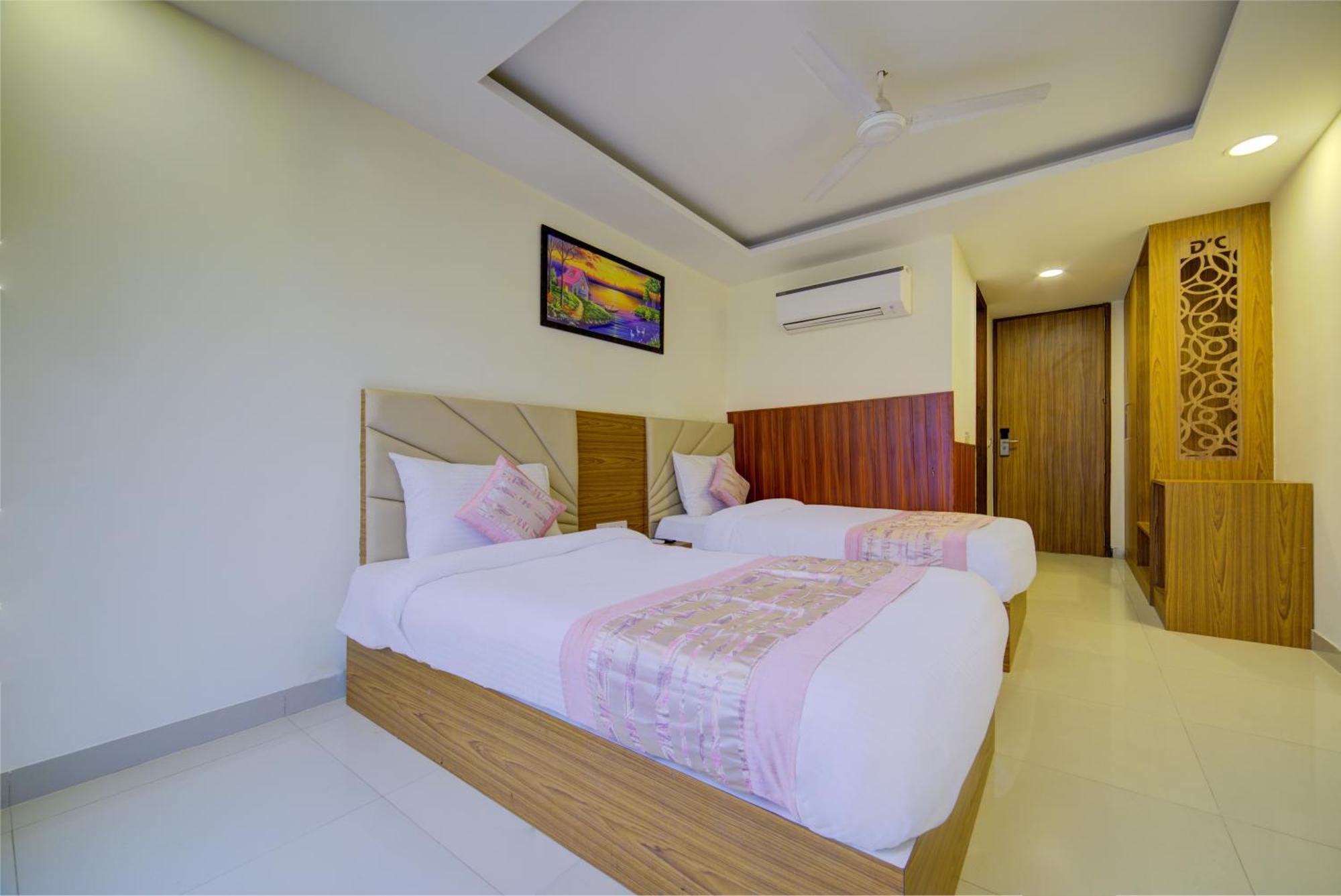 Hotel Grand Suites By D'Capitol Near Delhi Airport 新德里 外观 照片