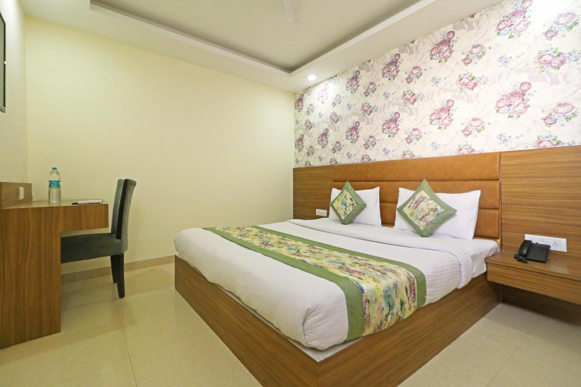 Hotel Grand Suites By D'Capitol Near Delhi Airport 新德里 外观 照片