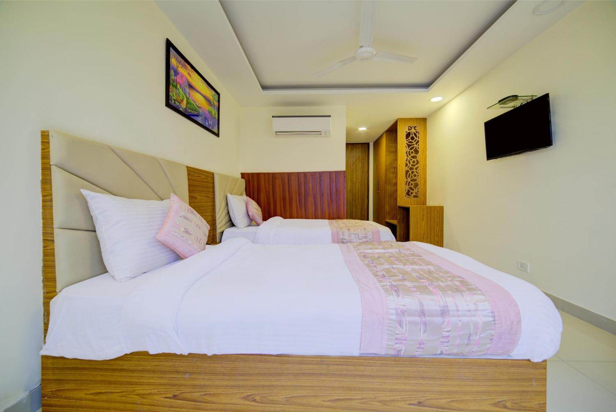 Hotel Grand Suites By D'Capitol Near Delhi Airport 新德里 外观 照片