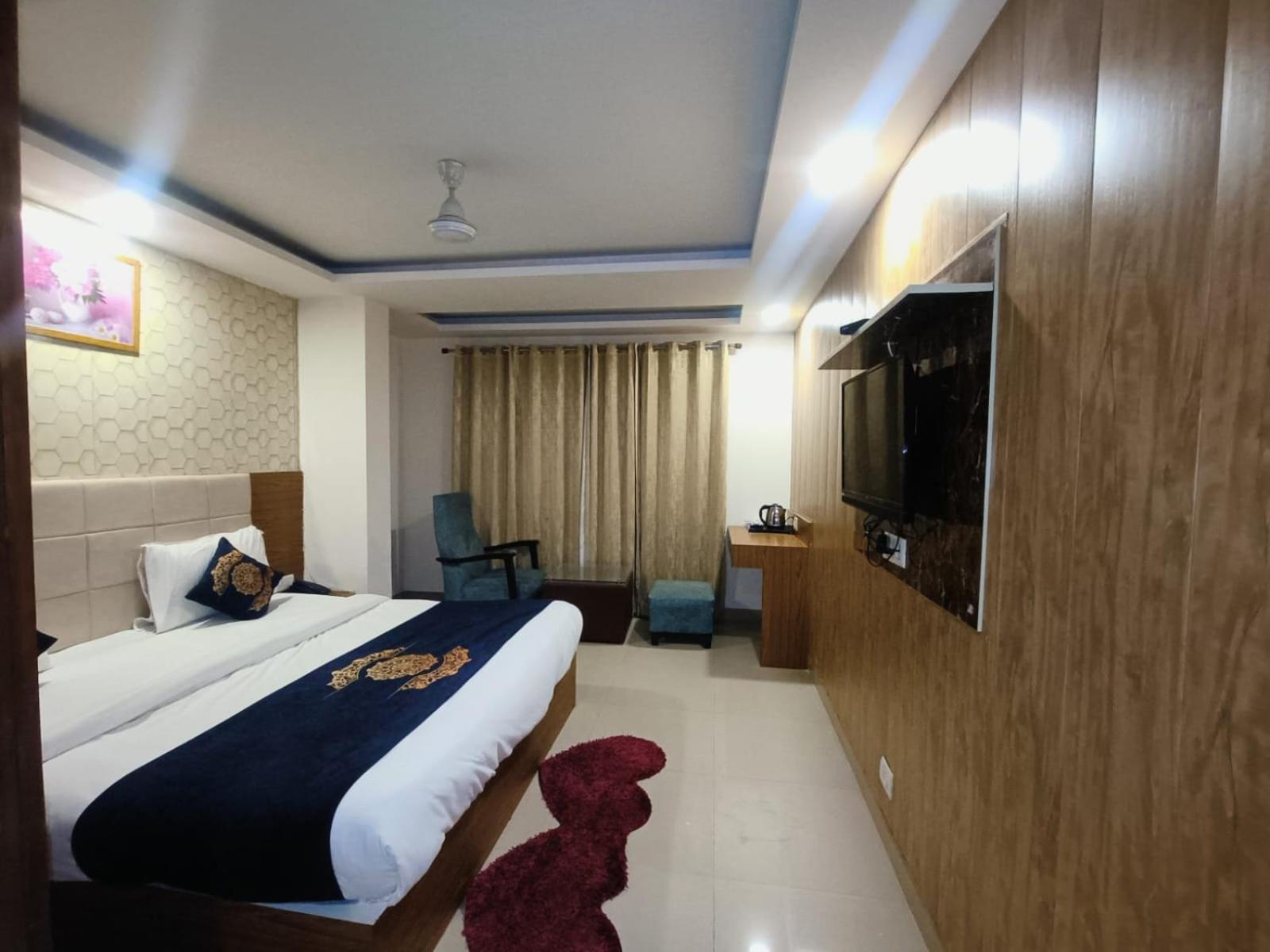 Hotel Grand Suites By D'Capitol Near Delhi Airport 新德里 外观 照片