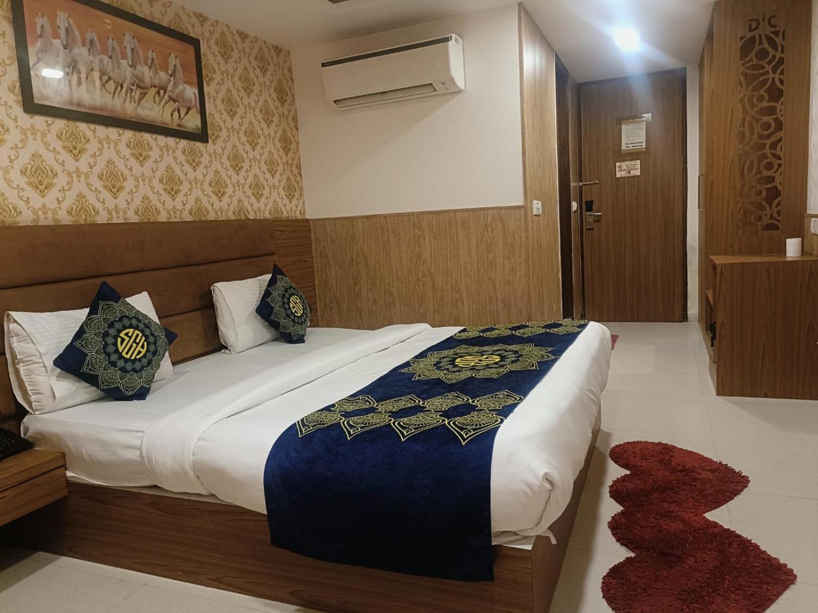 Hotel Grand Suites By D'Capitol Near Delhi Airport 新德里 外观 照片