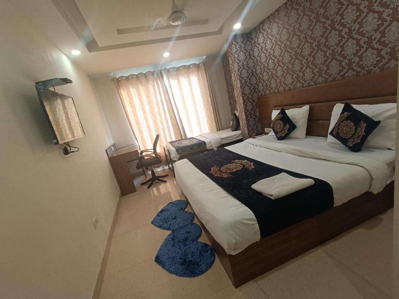 Hotel Grand Suites By D'Capitol Near Delhi Airport 新德里 外观 照片