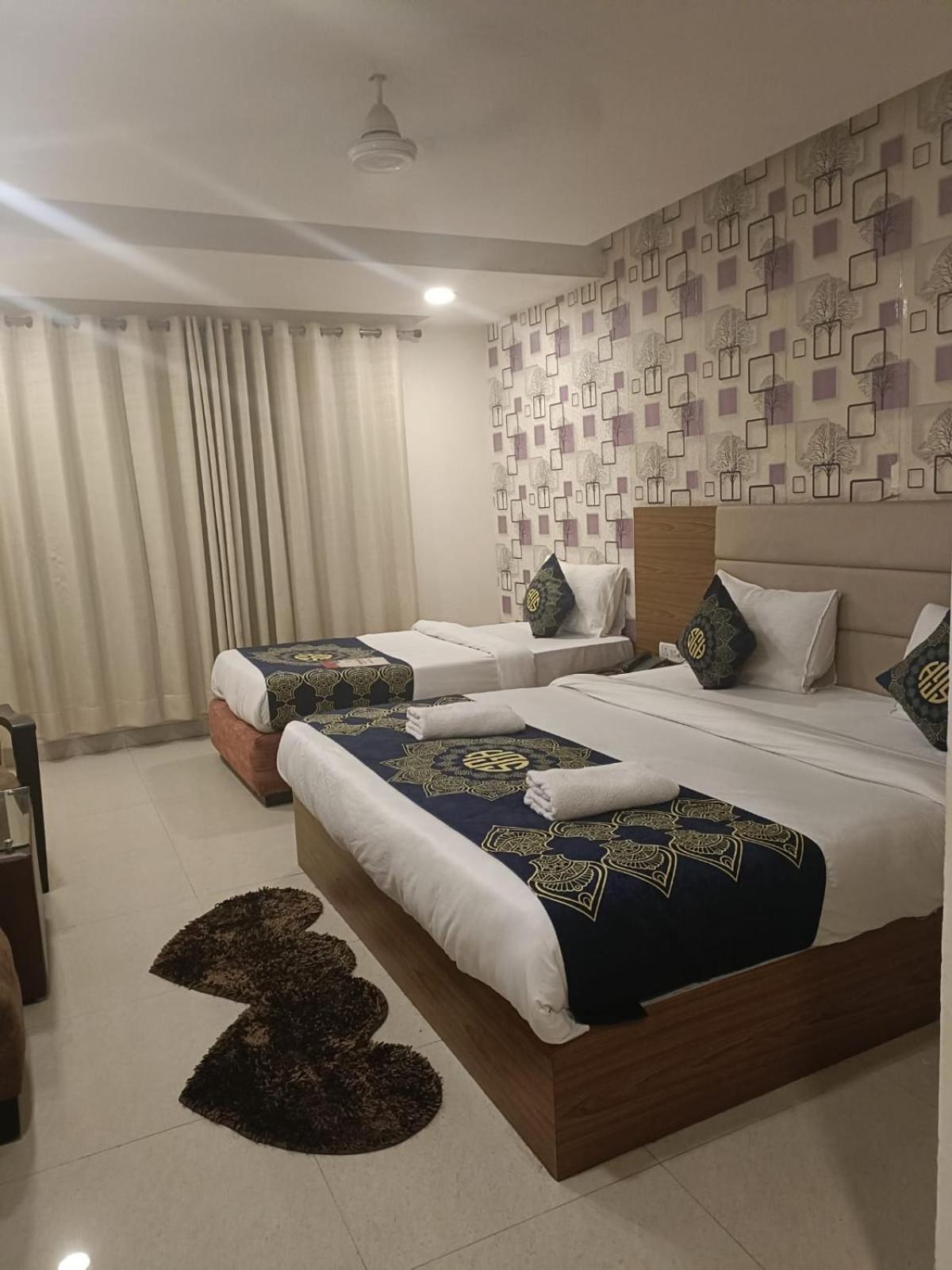 Hotel Grand Suites By D'Capitol Near Delhi Airport 新德里 外观 照片