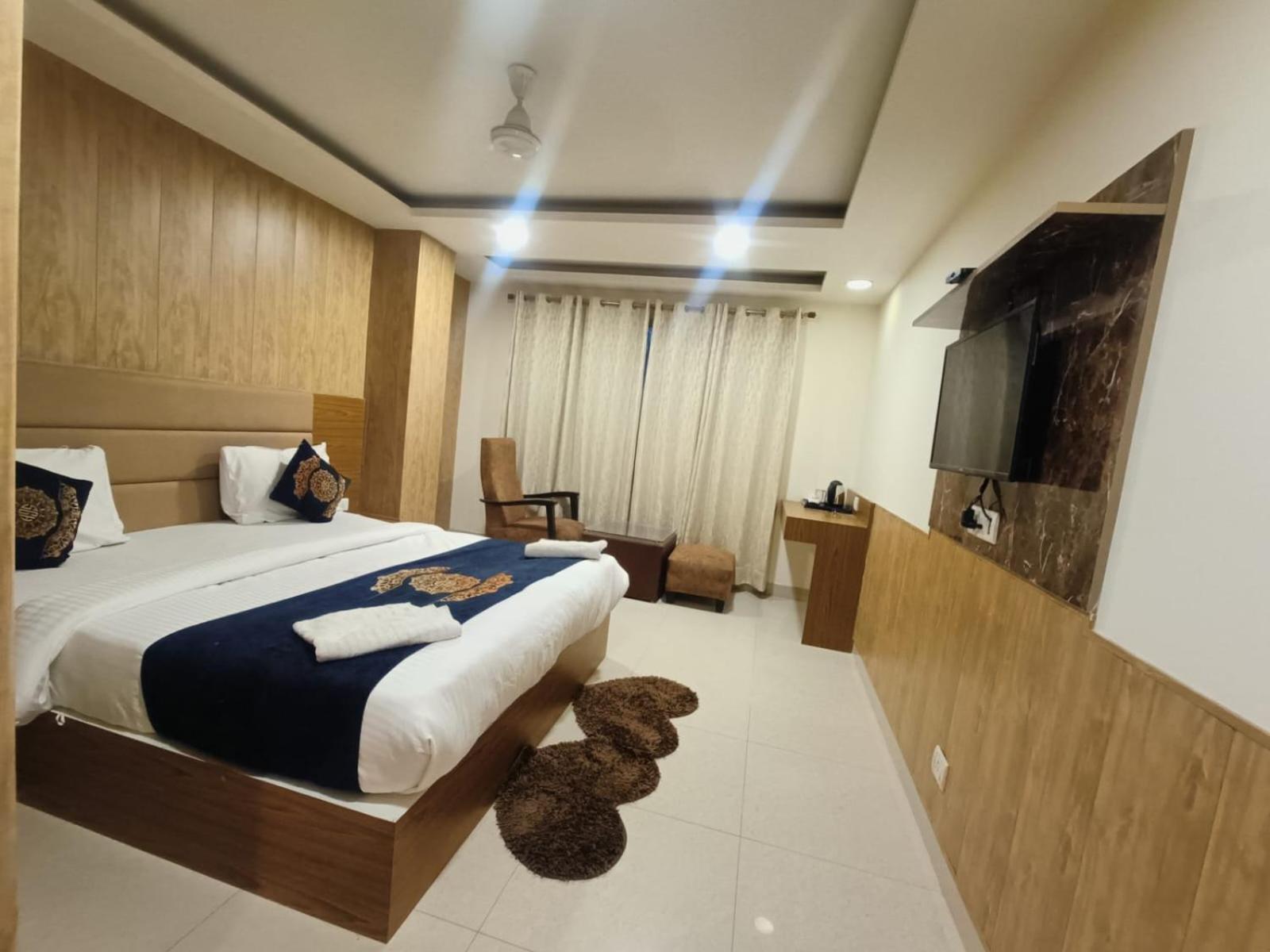 Hotel Grand Suites By D'Capitol Near Delhi Airport 新德里 外观 照片