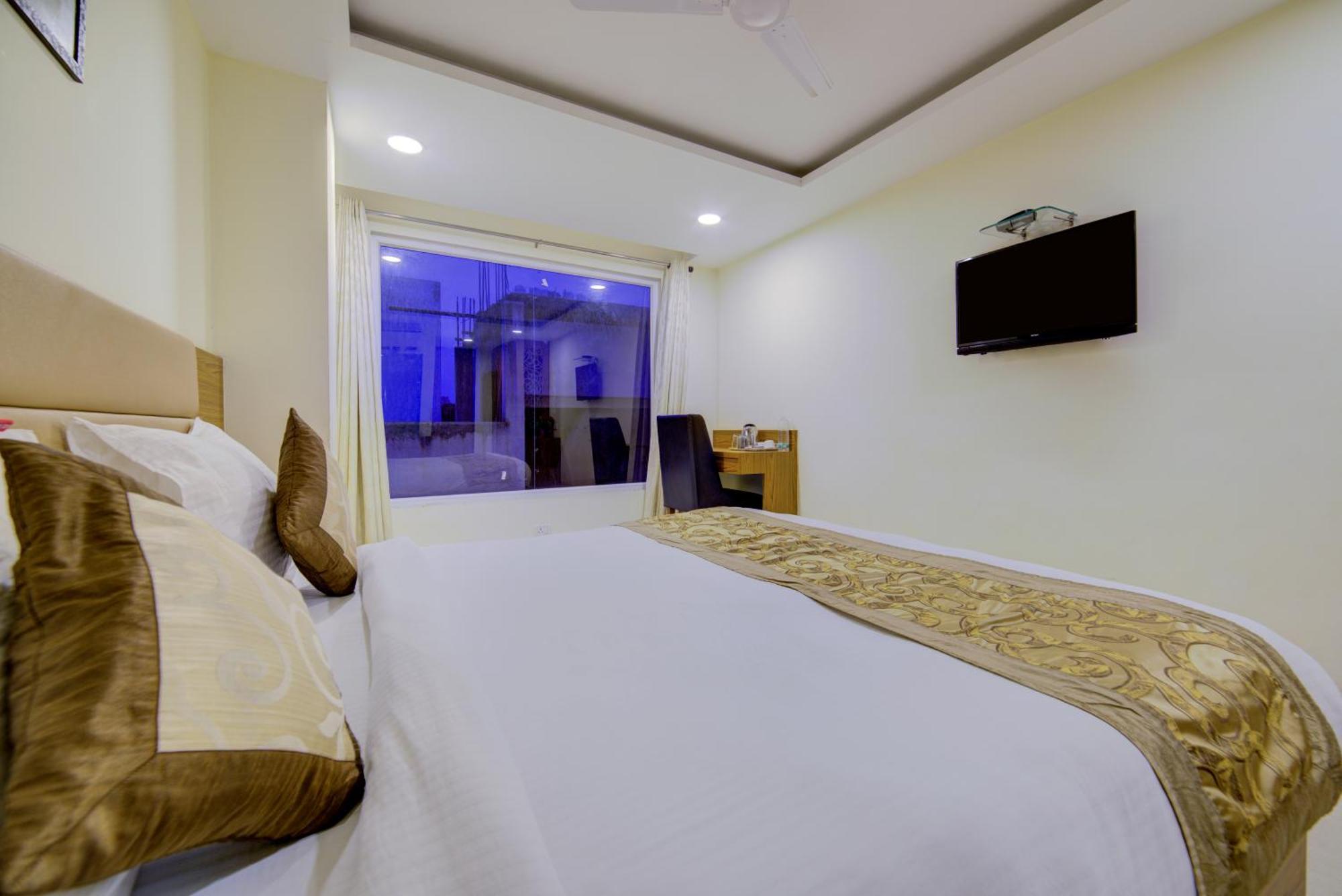 Hotel Grand Suites By D'Capitol Near Delhi Airport 新德里 外观 照片