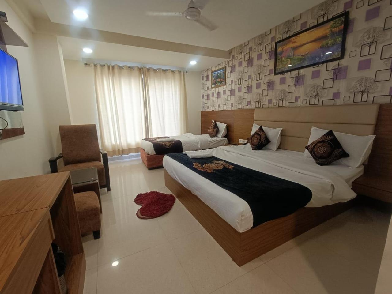 Hotel Grand Suites By D'Capitol Near Delhi Airport 新德里 外观 照片