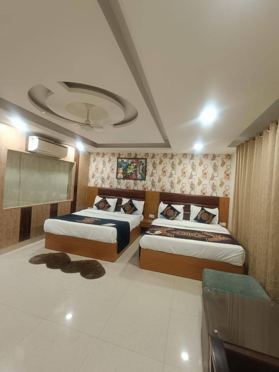 Hotel Grand Suites By D'Capitol Near Delhi Airport 新德里 外观 照片