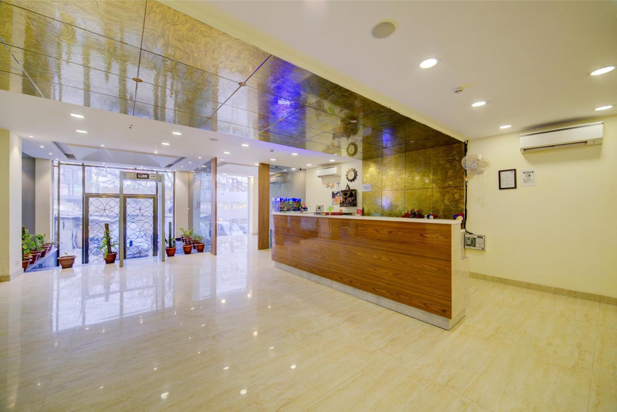 Hotel Grand Suites By D'Capitol Near Delhi Airport 新德里 外观 照片